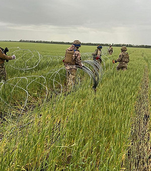 (影) 紅軍城激戰再起!  砲兵協同、烏軍「瘋狂小組」殲滅俄步兵 北線反攻收復2村 