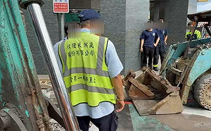 污水工程挖破地下瓦斯管！基隆仁愛區臭氣衝天交通大亂