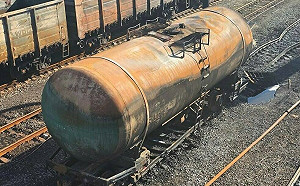 （影）烏F-16戰機首見編隊出擊! 俄8萬噸儲油罐大爆炸 火球直徑達400公尺