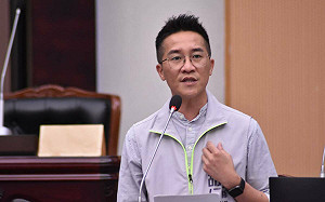 傅崐萁轟「普發5萬荒唐」！議員胡仁順：用傅崐萁臉書文改寫的