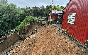 連日暴雨釀災！彰化芬園土石崩塌驚現10樓高巨坑