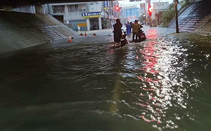 西南風暴雨「連炸7天」創紀錄！氣象署：雨量直逼莫拉克