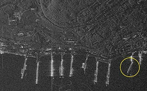 最新衛星照證實俄核潛艇基地受損！海嘯衝擊碼頭結構移位 船艦下落不明