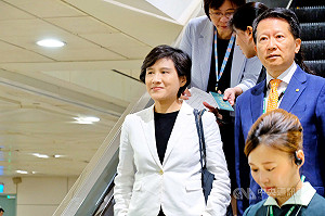 鄭麗君返台:談判繼續進行 爭取更好稅率