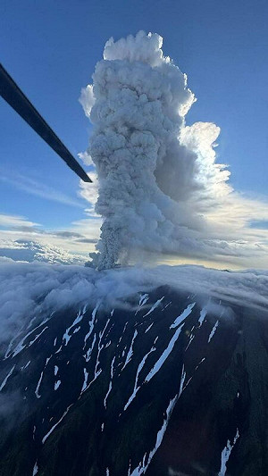 上次噴發600多年前! 堪察加半島火山噴6公里高 疑似與上週大地震有關