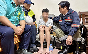 攔路向卓榮泰陳情  南橫墜谷案家屬盼早日發現失蹤家人