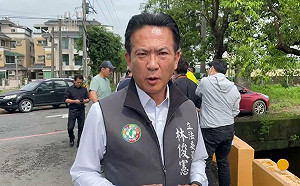 謝龍介被指救災僅現身兩次 林俊憲酸：有空聽江蕙沒空救災