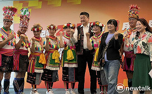 民進黨救災遭在野、側翼酸擺拍 何博文：質疑的人別用嘴巴治水 