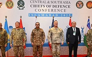 中國飛彈打醒美軍？ 傳為破解霹靂-15E 美上將總司令突低調訪巴基斯坦