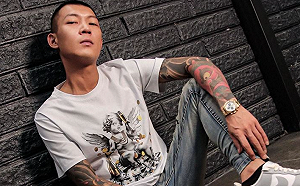 才遇不明人士開槍！網紅鳳梨飲料店遭潑泥水 歹徒抓到了