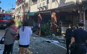 恐怖氣爆！南投民宅疑瓦斯氣爆 57歲男 全身七成燒傷轉院搶命