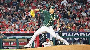 王維中回憶大聯盟首勝　笑稱也曾遭醬料浴洗禮