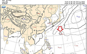 楊柳颱風路徑分歧！鄭明典揭關鍵：「硬擠在高壓內」造成變數　