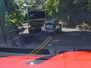 保時捷業務北宜逆向超車爆爭議!公司發聲明遭網砲轟:玩文字遊戲