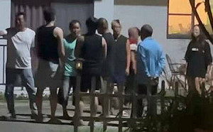 逼大學生下跪磕頭引爆輿論！小琉球潛水店老闆關粉專發道歉聲明