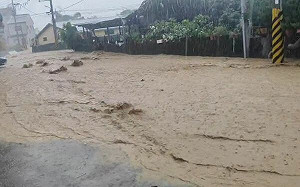 彰化社頭暴雨泥流成河！「楊柳颱風」又要來　居民憂心
