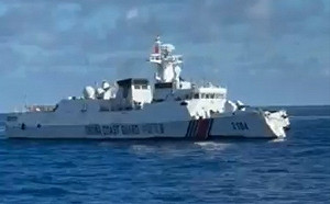 （影）最新影像曝光！中海警3104自撞052D軍艦 船頭擠壓扁平宛如切削