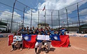 北投女壘奪冠感動醫界！兩醫師豪捐行李箱、5萬大餐慶功