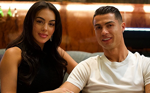 愛情長跑8年！C羅求婚成功  3千萬超大鑽戒套牢女友