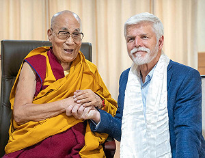 中國宣布與帕維爾斷絕往來　捷克總統府：未改變現況