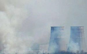 恐有核危機? 扎波羅熱核電站濃煙密佈 廠方 : 烏軍附近大規模砲擊