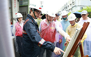 楊柳颱風進逼  陳其邁視察燕巢防汛排水系統