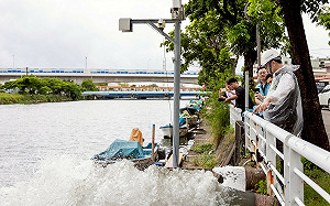 因應楊柳颱風來襲  賴瑞隆視察前鎮排水防洪設施  