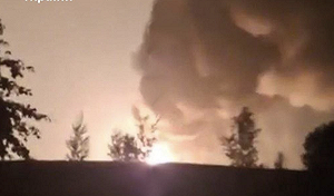 （影）全球最大輸油管線被炸! 烏夜襲布良斯克樞紐 「友誼」管線爆炸起火