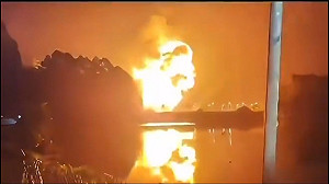 (影) 廈門化工廠突發大規模爆炸! 短時間內連續爆炸 網：恐與勞資糾紛有關