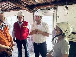 指揮所督工弱勢災屋修繕  陳金德：盡快讓居民安心