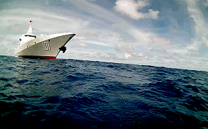 訊息量豐富！美無人艇在接近第二島鏈處與中國「萬噸大驅」相差數公尺近距離接觸