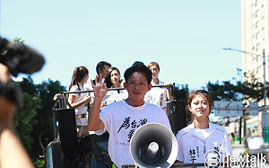 挖玉山高度放核廢料？黃國昌嗆：民粹沒唸書　跟綠「核廢料放你家」一樣