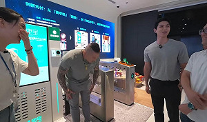 館長赴中狂吹還不做功課？訪騰訊卻大讚支付寶　員工尷尬：我們是微信支付