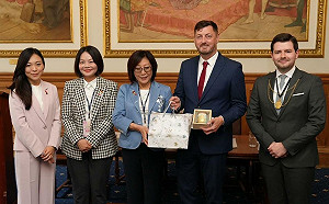 康裕成率團拜會愛丁堡市議會　強化雙城情誼