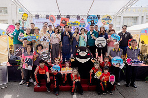 「大港閱冰總司令」陳其邁坐鎮  哈瑪星冰品嘉年華首日萬人朝聖