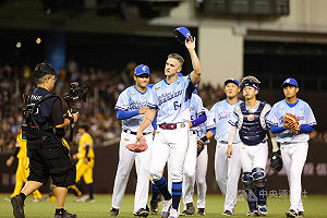 布坎南完投完封助悍將中止7連敗　陳金鋒：拚了