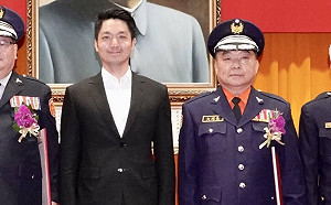 北市義交大隊淪藍營酬庸工具？周刊爆市府機要安插妻子任幹事　張銘祐轟：收入被裙帶關係把持