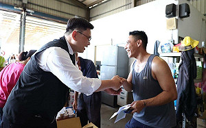 賴瑞隆攜手扶輪社捐贈漂白水  共助台南災後復原