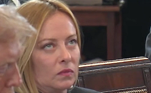 (影) 白宮峰會焦點跑偏! 梅洛尼翻白眼畫面全都露 澤連斯基穿搭被川普讚「不錯」