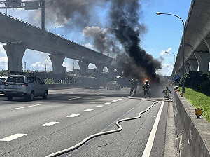 國道1號桃園段火燒車!瞬間淪為火球  車內3人驚險逃生