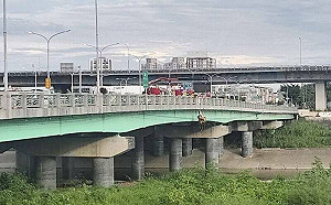 台中大里橋驚現吊掛男屍！目擊民眾嚇傻 留遺書疑輕生