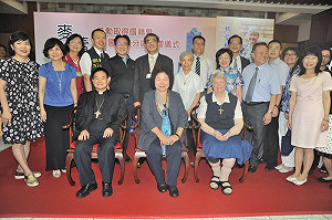 「我是台灣人已經很久了」 麥蕾修女取得身分證