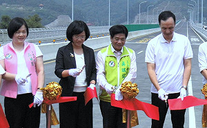 紓解三鶯地區壅塞交通  三鶯二橋通車了