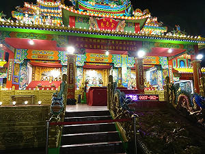 運動場內有間廟？原來是湄洲媽祖來台行宮