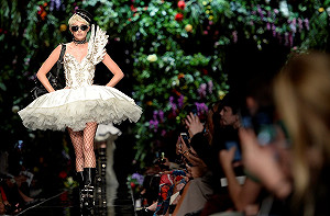 米蘭時裝週  綠色和平：推循環經濟不如減量生產