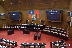 立院開議  民進黨「一例一休」2版本付委