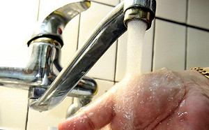 水價明年底前凍漲 新版水價公式喊卡