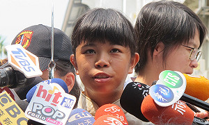 儀隊女同學：想當陸戰隊儀隊第一個女隊員