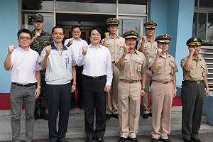 基隆秋節敬軍  林右昌慰勉官兵辛勞