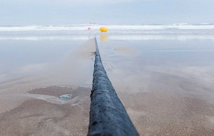 微軟Merea電纜  速度比家用網路快1600萬倍